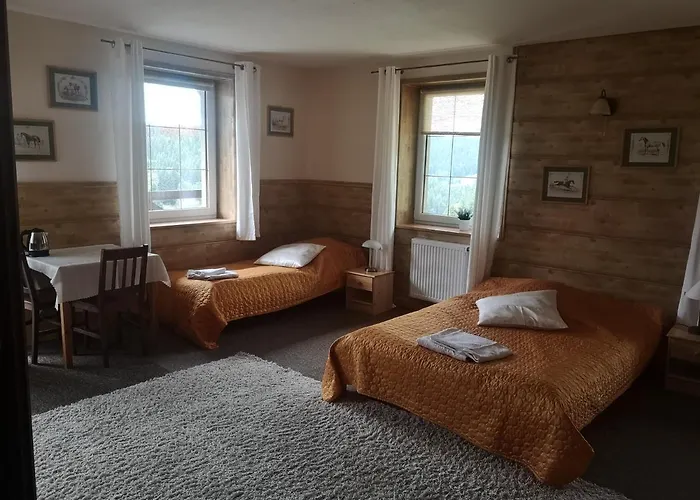 Wichrowe Wzgorze Janowa Gora, Czarna Gora, Sienna *