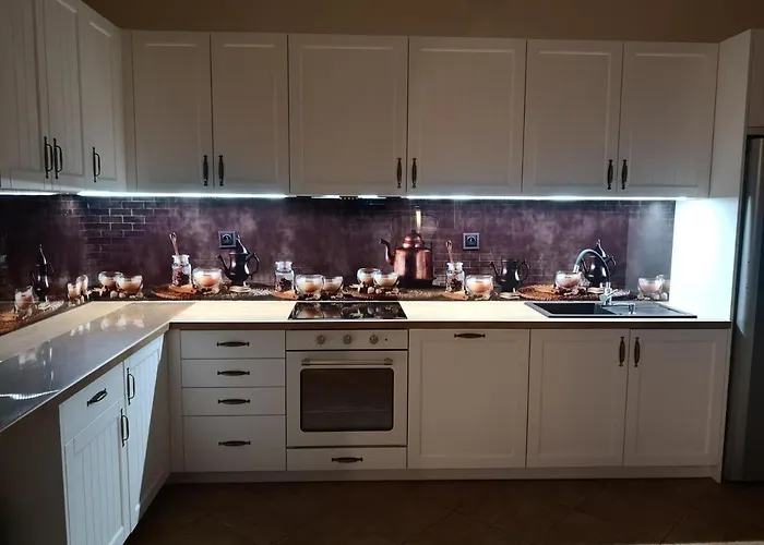 Wichrowe Wzgorze Janowa Gora, Czarna Gora, Sienna